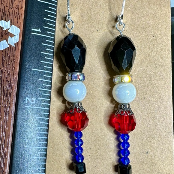 Festive Nutcracker Solider Beaded Earrings - Picture 4 of 5